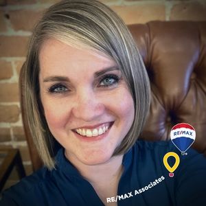 Meet your Posher, Esther